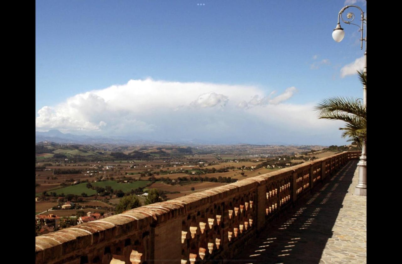Auximum Appartamenti Osimo Bagian luar foto